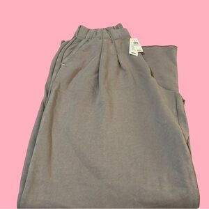 NWT.AERIE SZ. MED.LONG IN STONE HARBOR TROUSER SWEATPANTS W/WIDE LEG CUT/PLEATS
